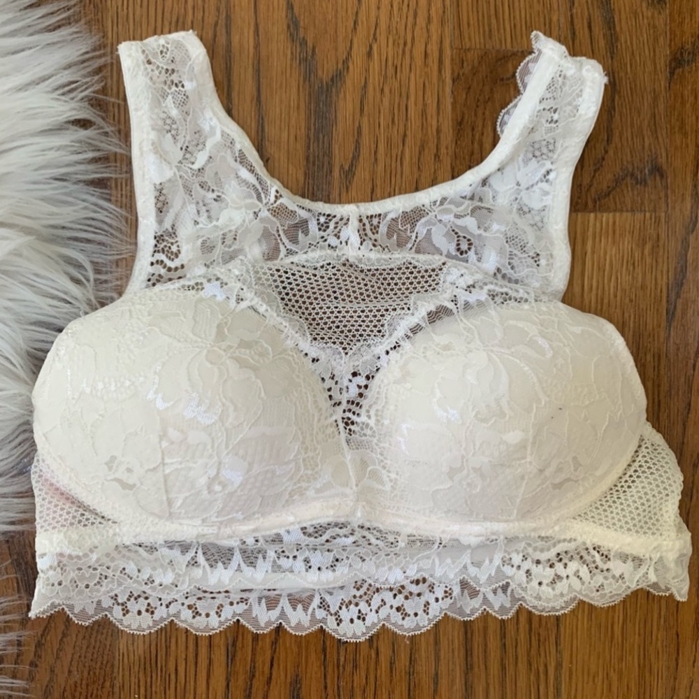 Candie's Lace High Neck Bralet Small